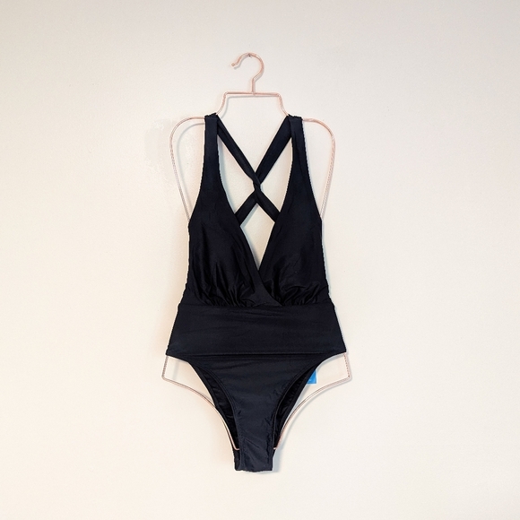 Cupshe Black One-piece Swimsuit with Tie-back And Ruching - Picture 1 of 4